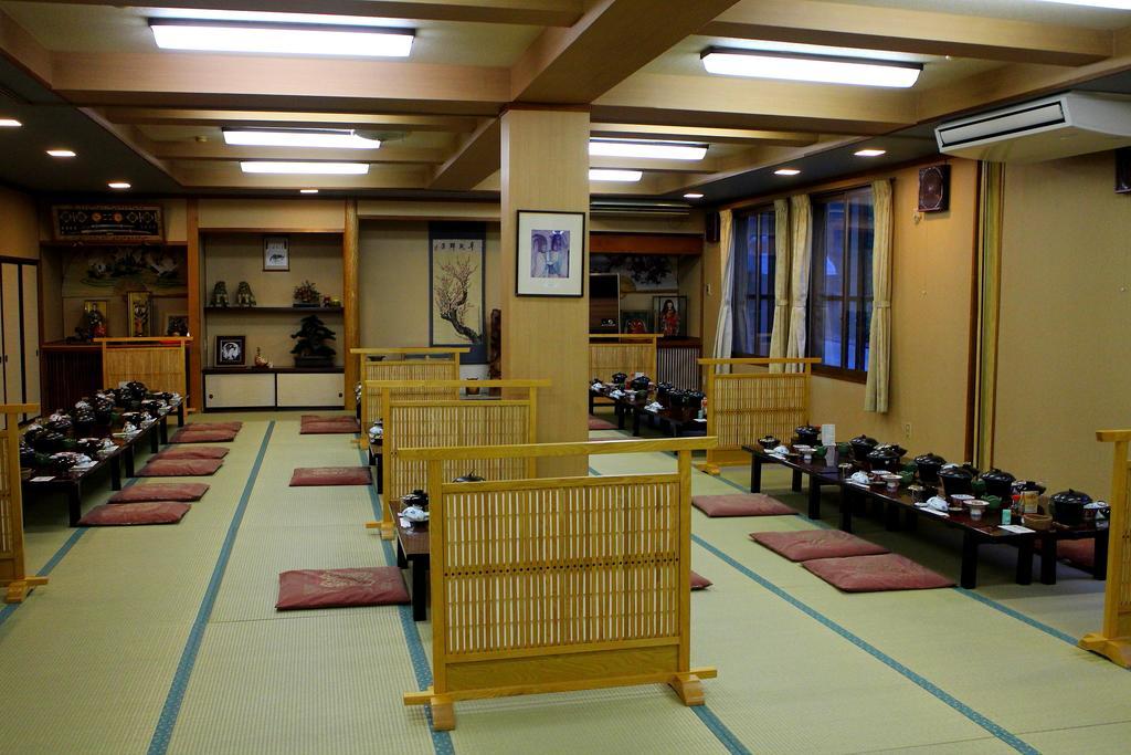 Shinzanso Hotel Takayama  Exterior photo