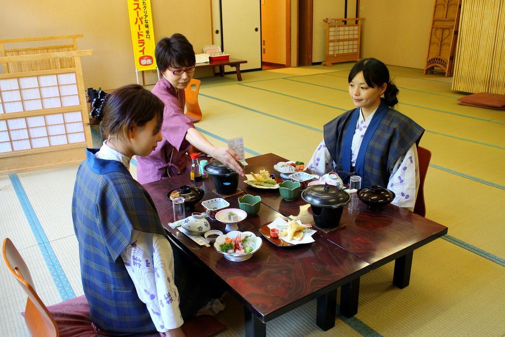 Shinzanso Hotel Takayama  Exterior photo