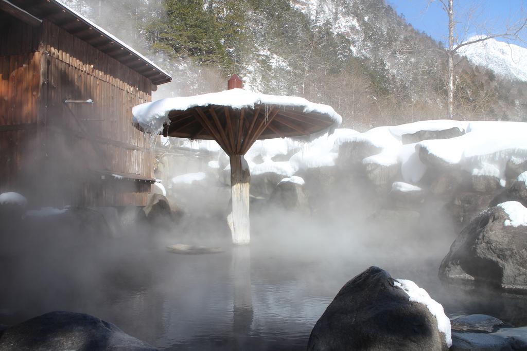 Shinzanso Hotel Takayama  Exterior photo
