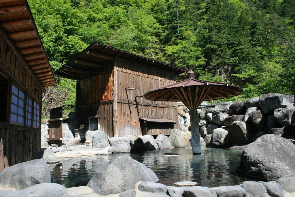 Shinzanso Hotel Takayama  Exterior photo