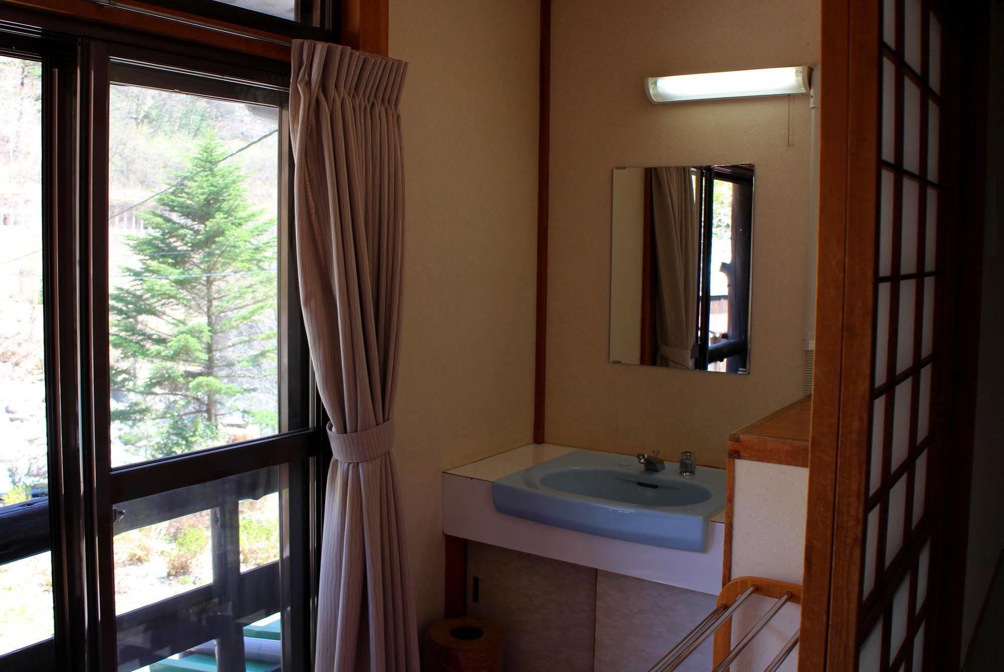 Shinzanso Hotel Takayama  Exterior photo