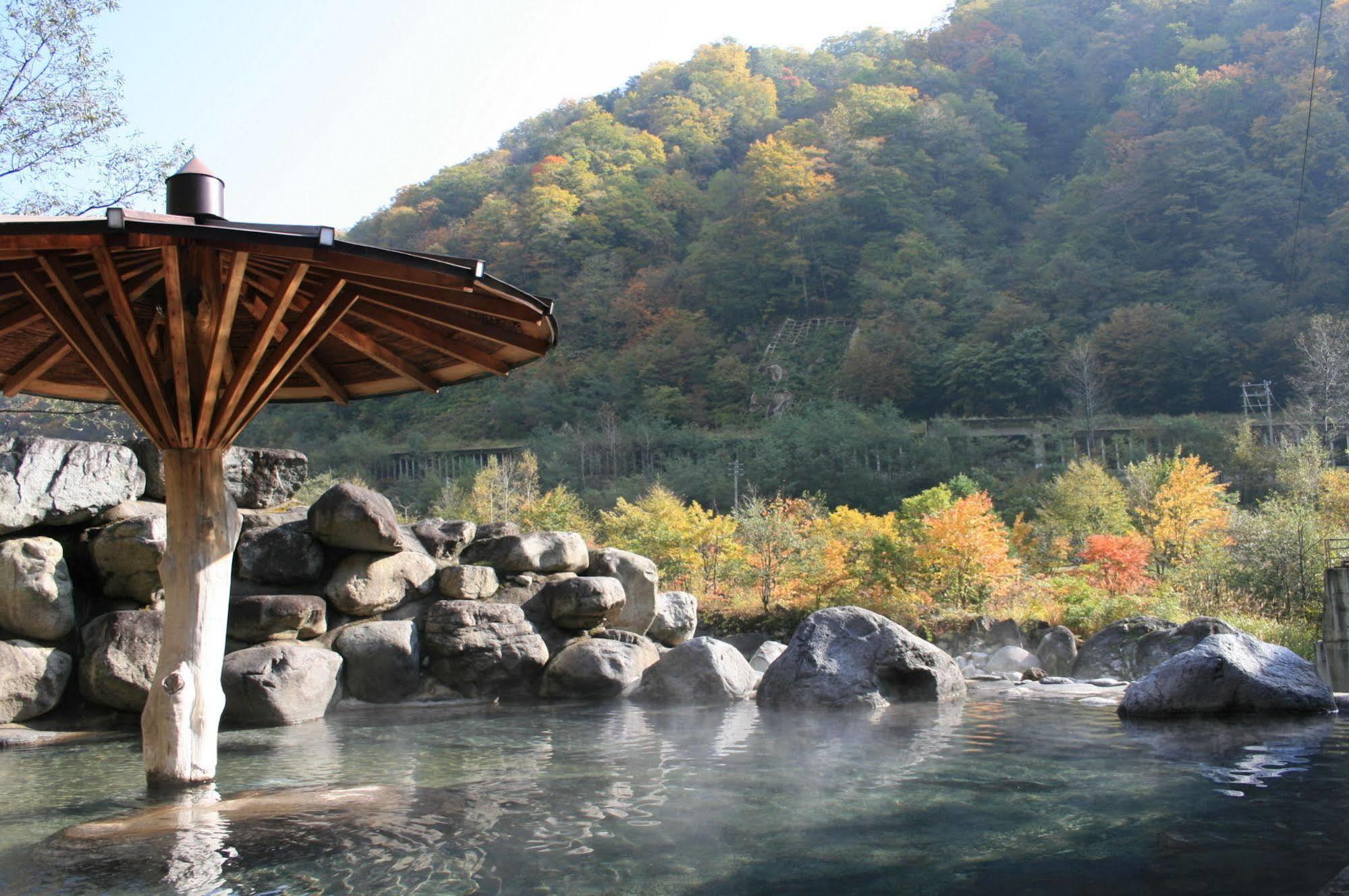 Shinzanso Hotel Takayama  Exterior photo